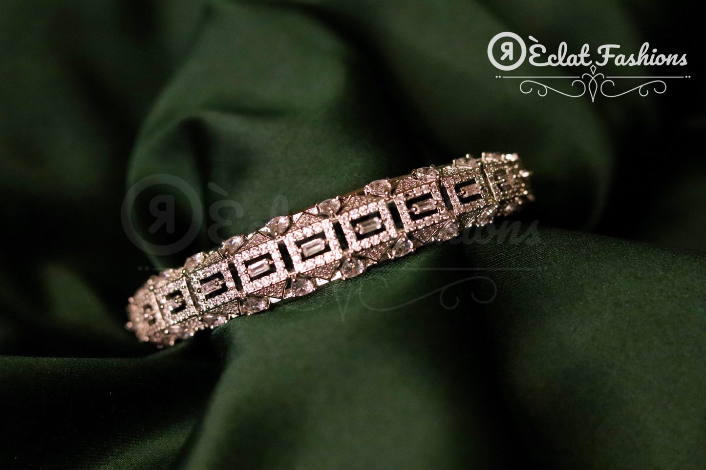 Dazzling silver Nora bangle