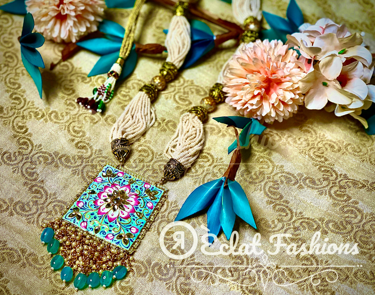 Regalia yuva Mala