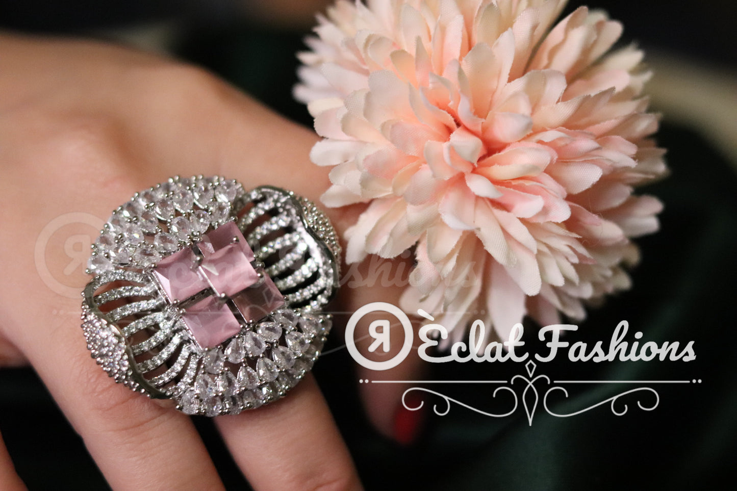 Peora Majestic Ring