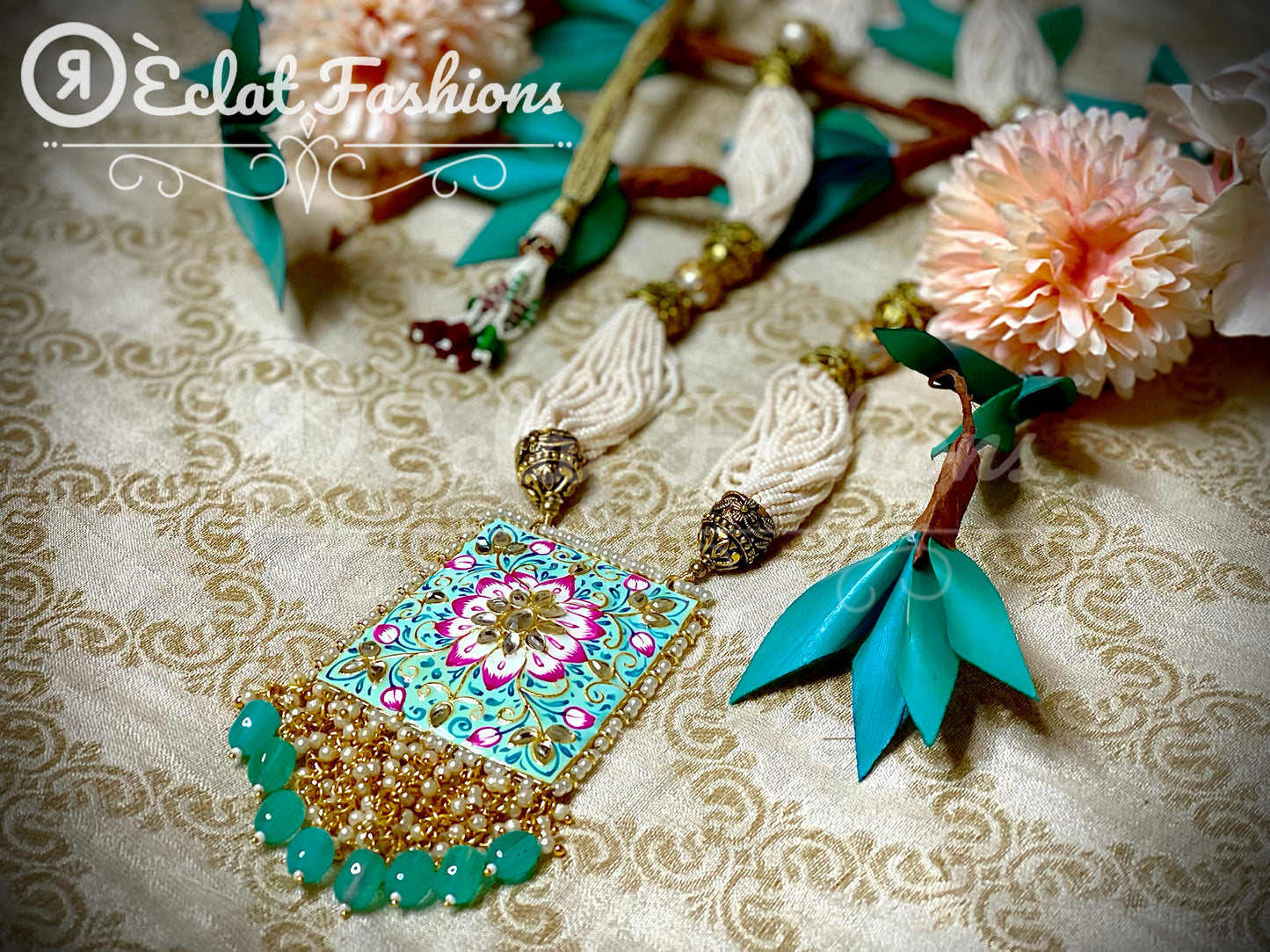 Regalia yuva Mala
