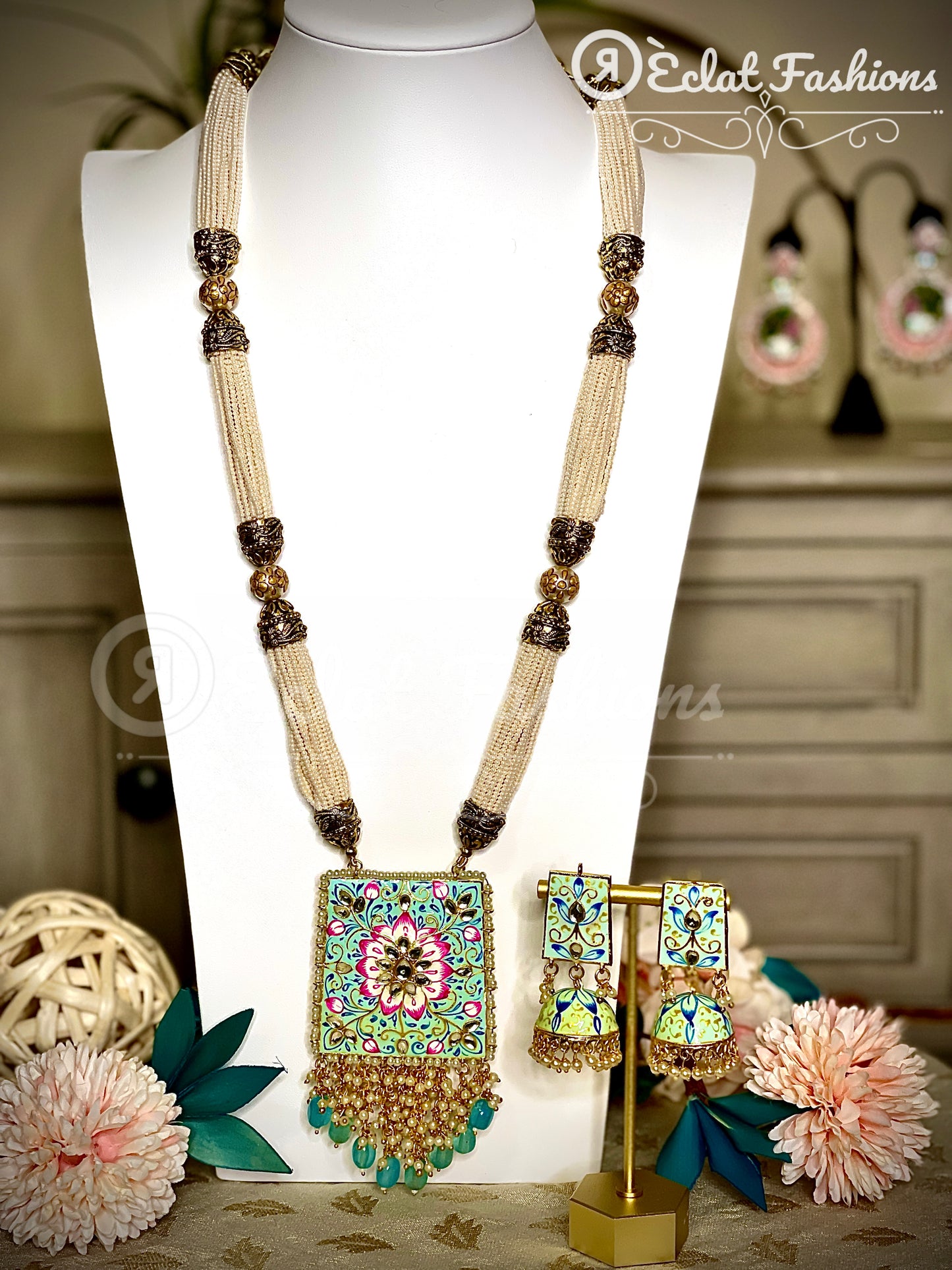 Regalia yuva Mala